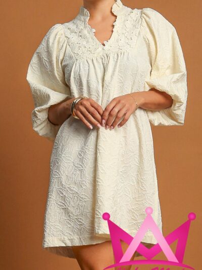 Vestido Beige con textura floral