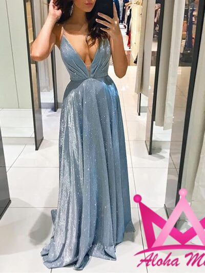 Vestido de gala azul con brillo