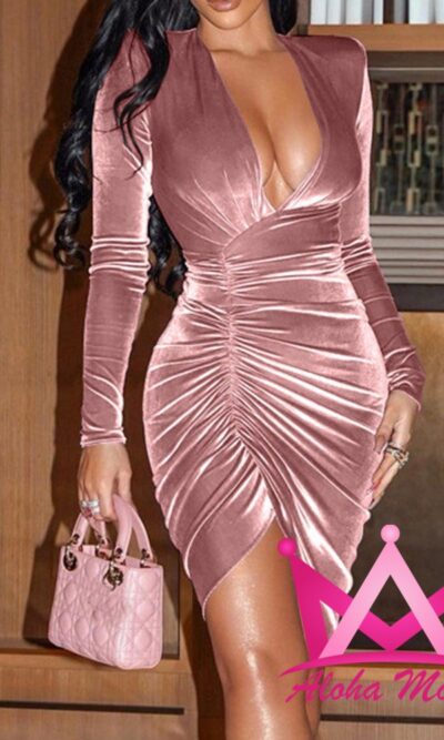 Vestido ajustado de terciopelo rosa